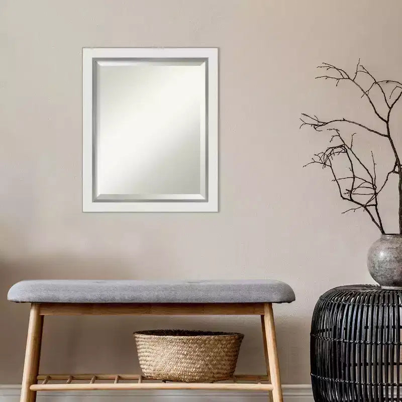 Miroir mural biseauté à cadre fin argenté, simple, finition mate