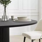 Table à manger ronde noire en bois massif, pied central cannelé, pour 6 personnes maximum
