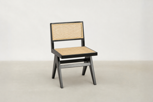 Chaise de salle à manger en rotin tressé à la main avec structure en métal noir mat
